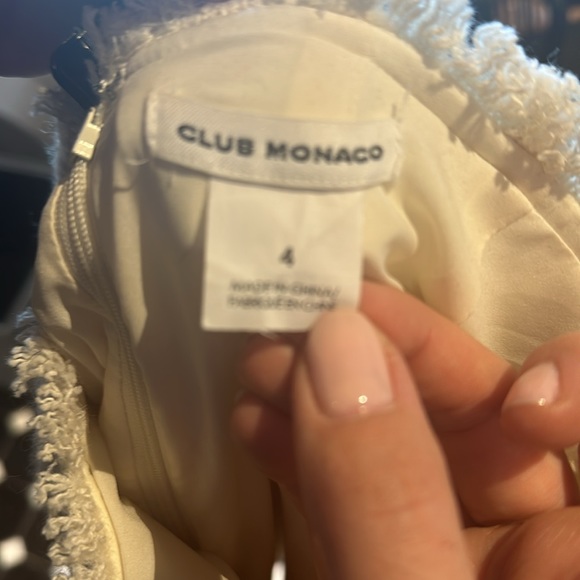 Club Monaco, cream, boucle knit mini skirt. Size 4 - Picture 3 of 3
